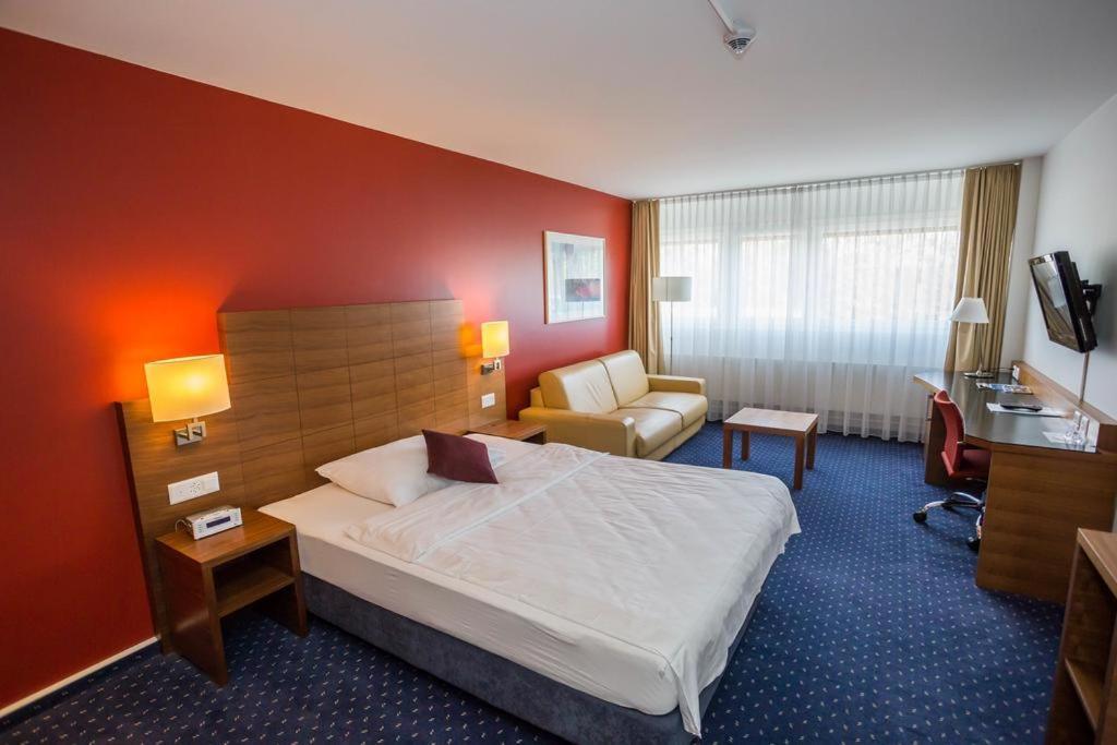Hotel Hoeri Inn Екстериор снимка