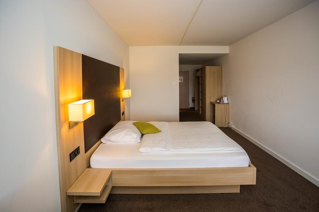 Hotel Hoeri Inn Екстериор снимка