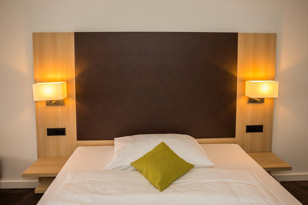 Hotel Hoeri Inn Екстериор снимка