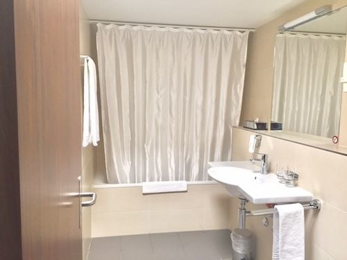 Hotel Hoeri Inn Екстериор снимка